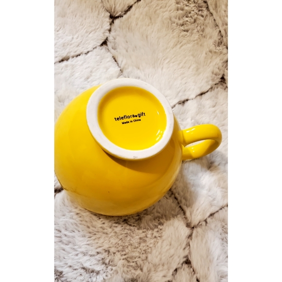 20 oz Teleflora Smiley Mug - Picture 2 of 2